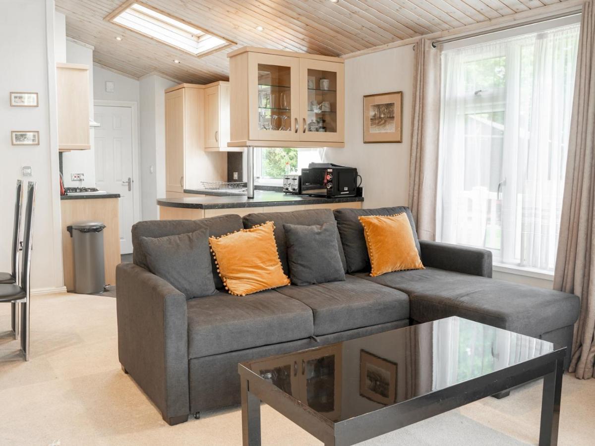 Pass The Keys The Lodge At Point House Farm - Sleeps Up To 6 Chester Eksteriør billede