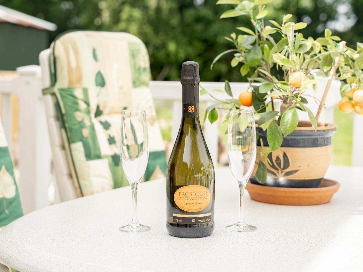 Pass The Keys The Lodge At Point House Farm - Sleeps Up To 6 Chester Eksteriør billede