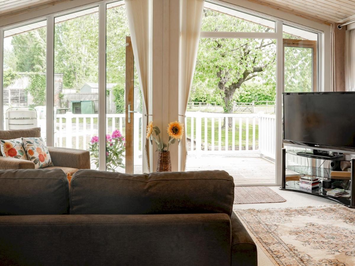 Pass The Keys The Lodge At Point House Farm - Sleeps Up To 6 Chester Eksteriør billede