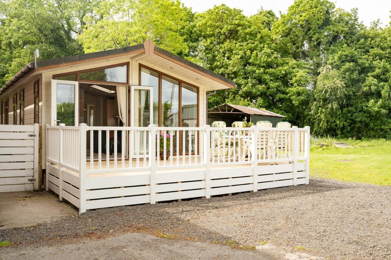Pass The Keys The Lodge At Point House Farm - Sleeps Up To 6 Chester Eksteriør billede