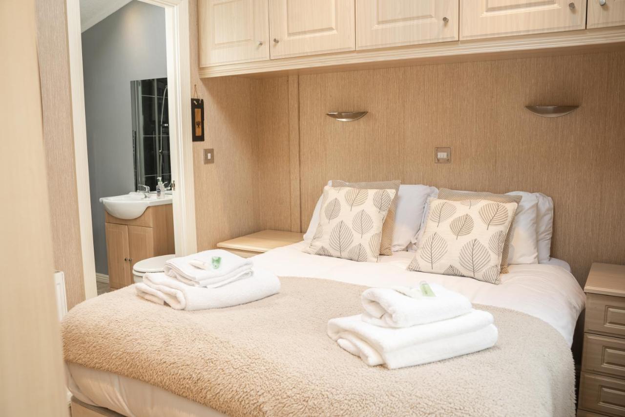 Pass The Keys The Lodge At Point House Farm - Sleeps Up To 6 Chester Eksteriør billede