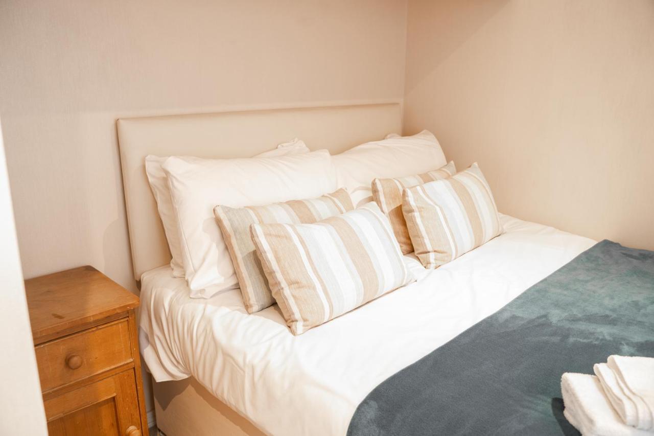 Pass The Keys The Lodge At Point House Farm - Sleeps Up To 6 Chester Eksteriør billede